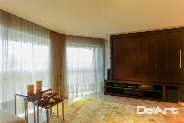 Imagem Apartamento em frente do Clube Curitibano - com 4 dormitórios à venda, 247 m² por R$ 1.890.000 - Água Verde - Curitiba/PR