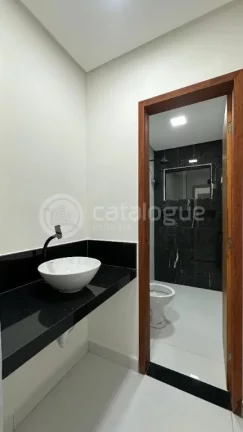 Imagem Casa padrão à venda no Vale do Sol, Parnamirim - Confira essa oportunidade!