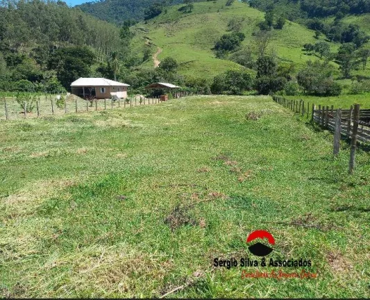 Imagem Chácara a Venda Localizado na Região de Wenceslau Baz - MG.