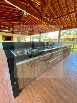 Imagem Venda de chácara no Balneário Riviera, Americana. 2 dormitórios, sala ampla , cozinha, lavanderia, banheiro, vaga de garagem, quadra, playground, pis