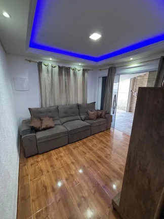 Imagem Adriano Carpes Imóveis vende, uma linda casa em alvenaria mais edícula , com 2 dormitórios sendo 1 suíte, no centro de Penha, com uma ótima localização.