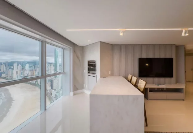 Imagem Apartamento com 3 dormitórios à venda sendo 3 suítes, 164.96 m² por - R$ 10.399.000,00 - Pioneiros - Bal. Camboriú/SC