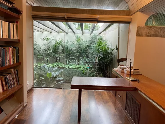 Imagem Excelente casa em rua fechada, com monitoramento 24 horas, ao lado do Clube Paineiras. Essa casa mod...