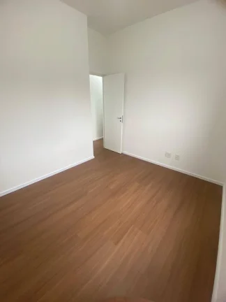 Imagem Apartamento Reformado Terreo 2 Domriotiros e 1 Vga de Garagem
