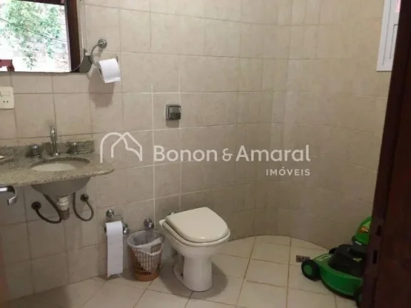 Imagem Esta elegante casa está situada no renomado Condomínio Residencial Terras do Caribe, em Valinhos, ...