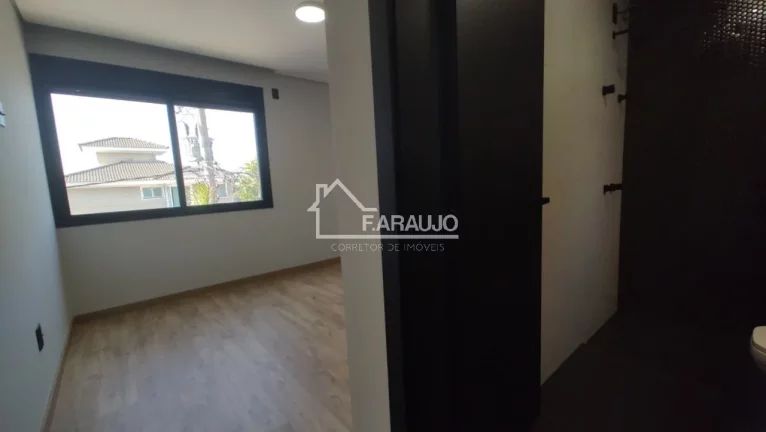 Imagem Casa em Condomínio à venda em Aldeia da Mata com 260m² 3 suítes, 4 vagas