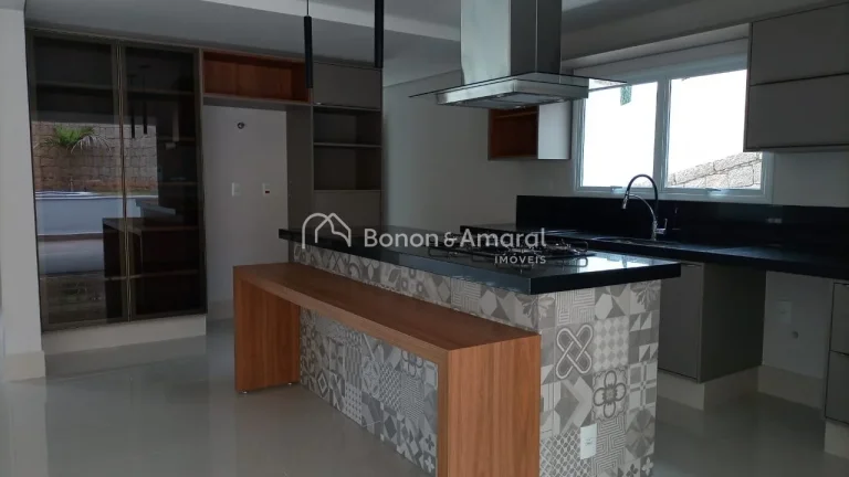 Imagem Casa em condomínio, com 376 m² e 4 dormitórios