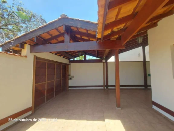 Imagem Sobrado de Esquina Exclusivo em Braz Cubas com 2 Suítes e garagem para 2 Carros!