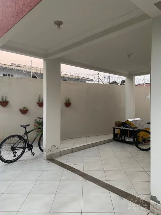 Imagem Casa com 3 dormitórios no bairro Ingleses