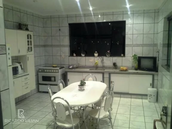 Imagem Atibaia - Casa de alto padrão com 4 dormitórios sendo 2 suítes, piscina, area gourmet e 10 vagas a venda