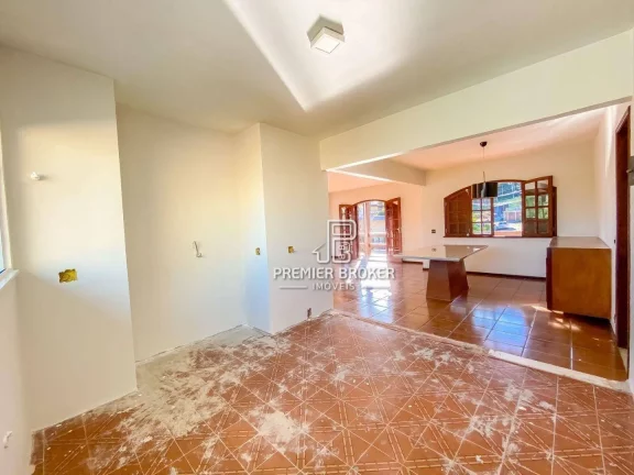 Imagem Casa à venda, 196 m² por R$ 950.000,00 - Golfe - Teresópolis/RJ