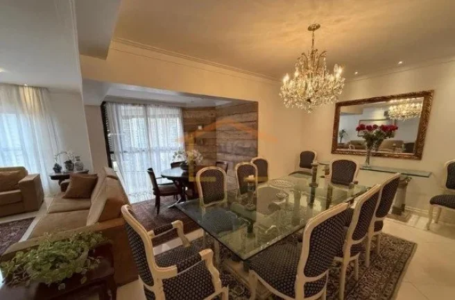 Imagem Apartamento totalmente reformado e mobiliado, com 268m², 4 dormitórios, sendo 4 suítes, ampla sal...
