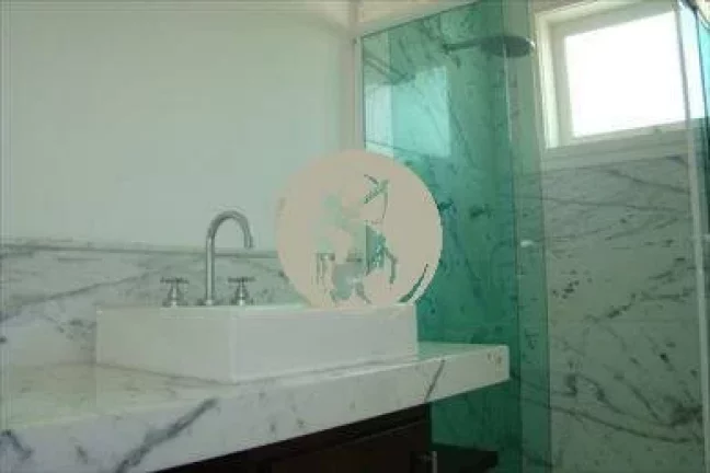 Imagem LINDA CASA EM CONDOMINIO FECHADO EM ALPHAVILLE A VENDA!