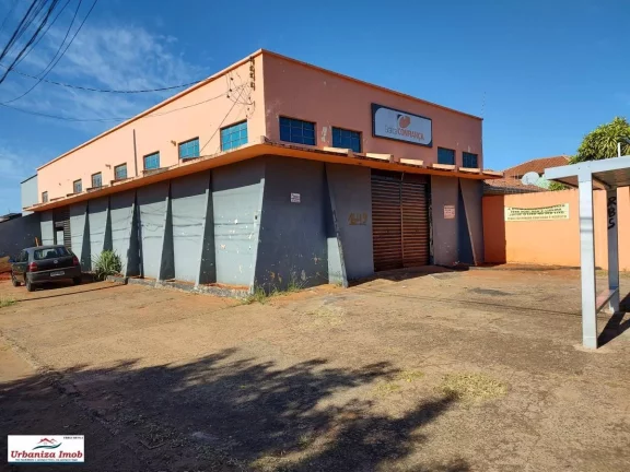 Imagem Salão Comercial de Esquina à Venda na Vila Bandeirantes com 278,75m2