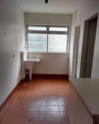 Imagem Apartamento à venda no Guarujá na Praia das Pitangueiras.
