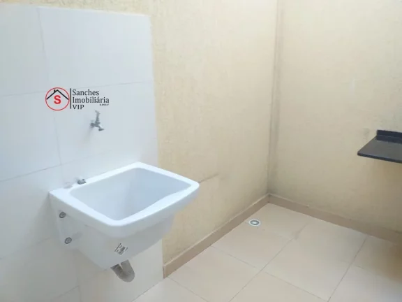 Imagem SOBRADO A VENDA EM CONDOMINIO FECHADO, 2 DORM, SENDO 2 SUÍTES E 2 VAGAS DE GARAGEM COBERTAS. LAZER COM PISCINA E CHURRASQUEIRA.