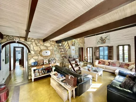 Imagem Casa em Condomínio a Venda no bairro Granja Viana - Embu das Artes, SP