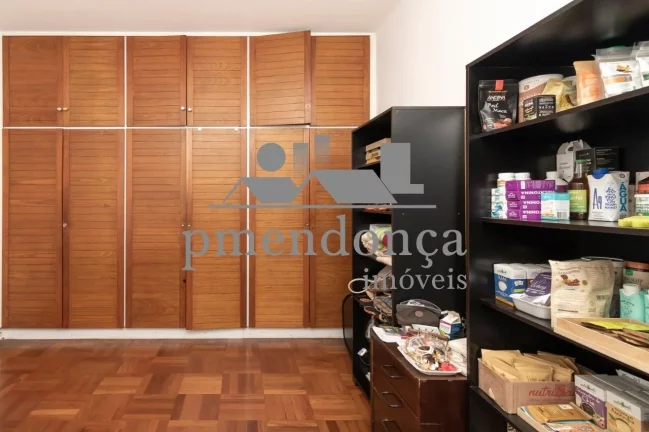 Imagem Apartamento em prédio charmoso da década de 60, pronto para morar.