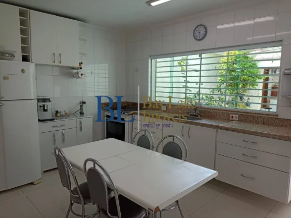 Imagem Casa ampla com espaço gourmet retrátil, 2 suítes+ 4 vagas + 6 banheiros