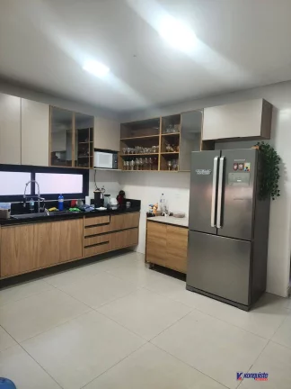 Imagem VENDO CASA DE 4/4 SENDO UMA SUITE NO CONDOMINIO HARAS RESIDENCE