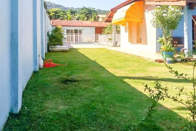 Imagem Praia do Guaiúba - Excelente casa há uma quadra da praia - OPORTUNIDADE !!!
