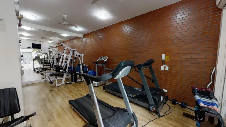 Imagem Linda cobertura de 321M² com 3 quartos e 2 suítes. Armários, varandas, ampla sala.
