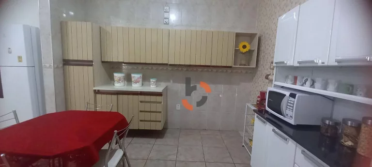 Imagem Casa com 3 dormitórios à venda, 240 m² por R$ 550.000,00 - Califórnia - Nova Iguaçu/RJ