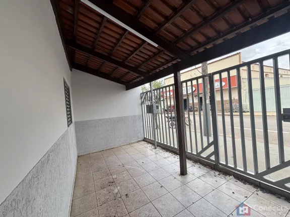 Imagem Casa para Locação no Santa Terezinha em Patos de Minas – 3 Quartos, Suíte e Garagem