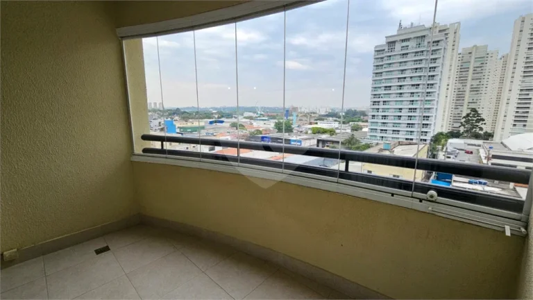 Imagem Apartamento à venda com 3 quartos, sendo 1 suíte, no condomínio Phoenix, São Paulo - SP