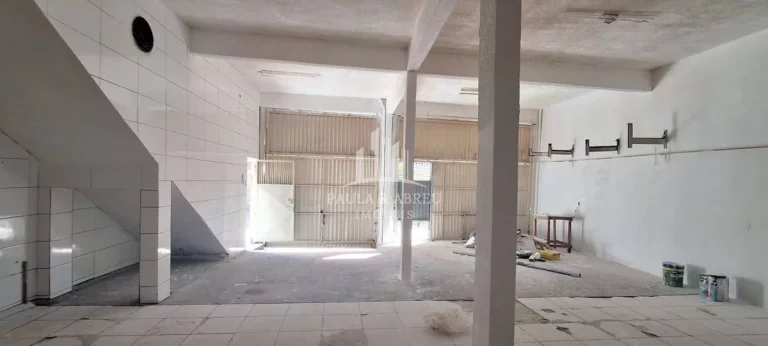 Imagem Vende Galpão 377m² Construído e 313m² terreno, Escritura, Habite-se, Trifásico, 3 Banheiros, 1 Sala, na Vila Independência, Mauá-SP