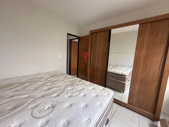 Imagem Vende-se apartamento lindo de 2 Quartos, recém reformado, no coração do bairro de Tambau