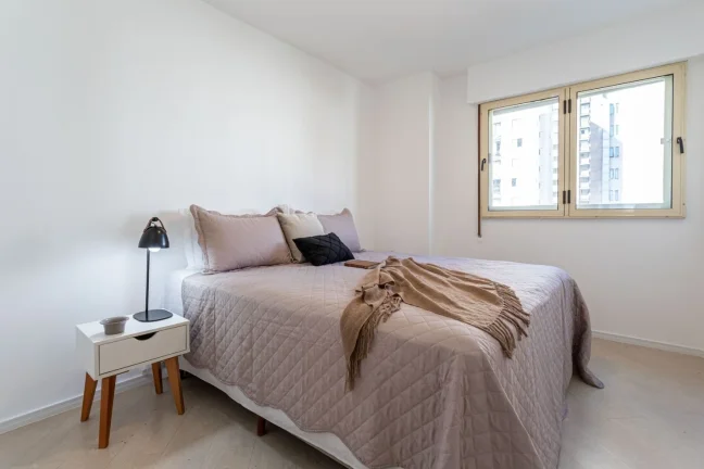 Imagem Apartamento 95M² Reformado, 3Q, 2 Banheiros, 1 Vaga.