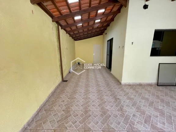 Imagem Excelente imóvel em terreno de 275 m², com 219 m² de área construída, ideal para moradia famili...