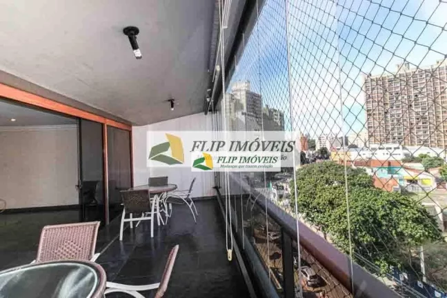 Imagem More em um apartamento com 207 m², 4 suítes, 2 vagas de garagem no miolo do Cambuí - Campinas - SP