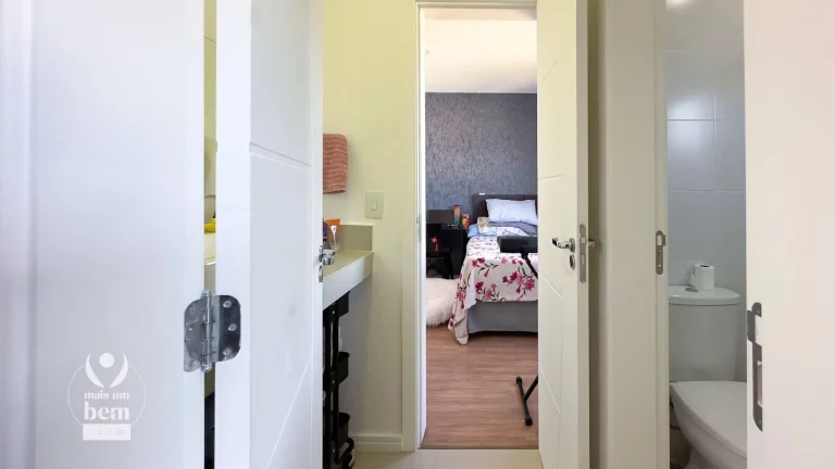Imagem Sobrado com 316 m² - 5 Quartos - 4 Suítes, 1 Lareira, 1 Churrasqueira – 4 vagas, à venda por R$ 1.737.000 - Campo Comprido - Curitiba/PR
