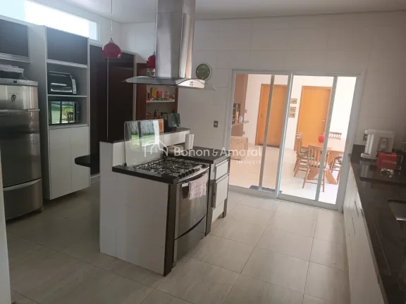 Imagem Este agradável sobrado combina aconchego e conforto em um projeto arquitetônico harmonioso, com am...