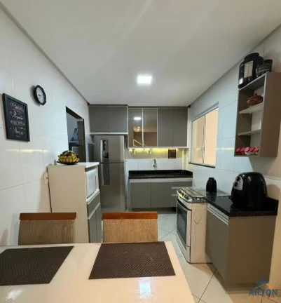 Imagem Casa Duplex com 2 Suítes à Venda em Condomínio Fechado no Bairro Lagoa Funda - Guarapari-ES