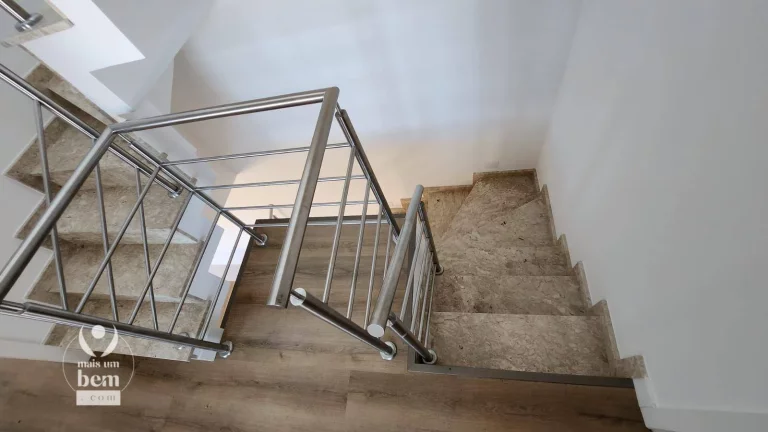 Imagem Sobrado com terraço, 3 quartos sendo 1 suíte à venda por R$ 830.000 - Tingui - Curitiba/PR