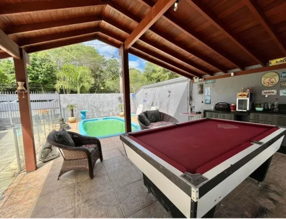 Imagem Casa de 4 quartos com piscina aquecida em Excelente Localização de Campo Bom.