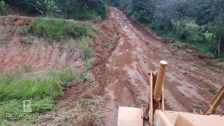Imagem "Oportunidade única! Terreno em declive com vista deslumbrante e infraestrutura completa em condomínio de chácaras com portaria 24 horas"