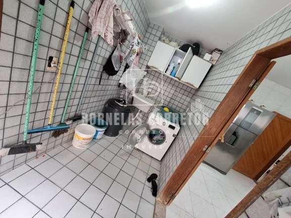 Imagem Casa em Janga Paulista, 3 min. do mar. 5qtos 3sts.3vgs de esquina em oferta