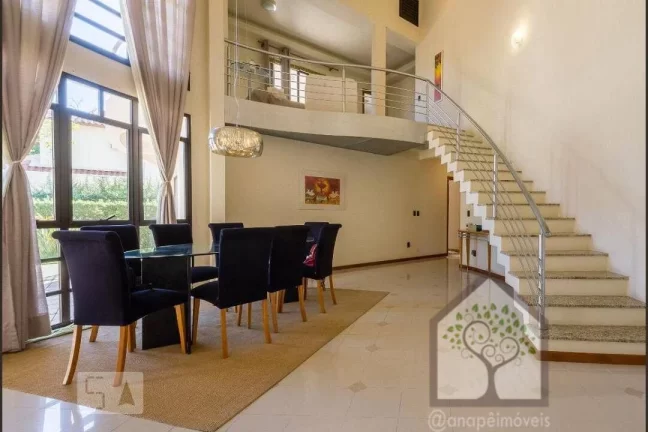 Imagem Ampla Casa com 5 Quartos à Venda