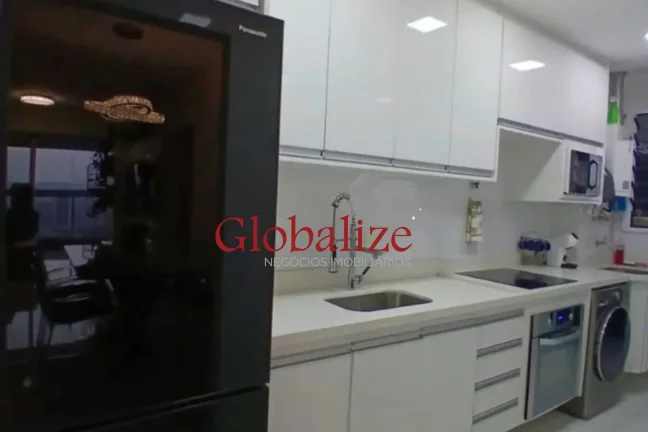 Imagem Apartamento com 83m², 2 suítes, varanda com vista para o mar e para a cidade no Gonzaga à venda por R$1.476.000,00.