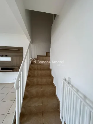 Imagem Sobrado à venda com 3 dormitórios, sendo 1 suíte. Todos os quartos contam com ar-condicionado e a...