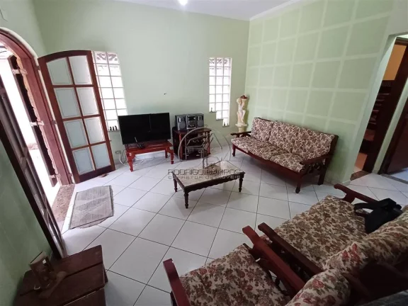 Imagem Espaçosa Casa Térrea 3 Quartos no Canto do Forte - Praia Grande