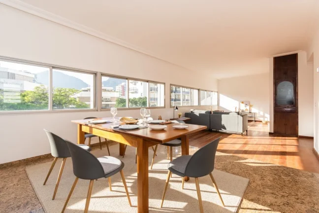 Imagem Apartamento 155M², 4Q, 1 Suíte, 2 Banheiros, 2 Vagas, Playground, Área Verde, Armários.