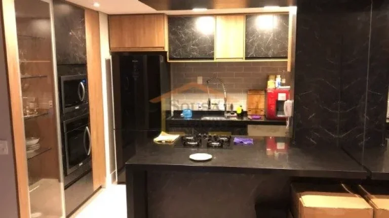 Imagem Apartamento 2 dormitórios, sendo 1 suíte, rico em armários, ar condicionado, sala 2 ambientes, sa...