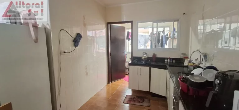 Imagem Apartamento à venda em Praia Grande-SP, Tupi: 2 quartos, 1 suíte, 1 sala, 2 banheiros, 1 vaga, 79m². Confira já!