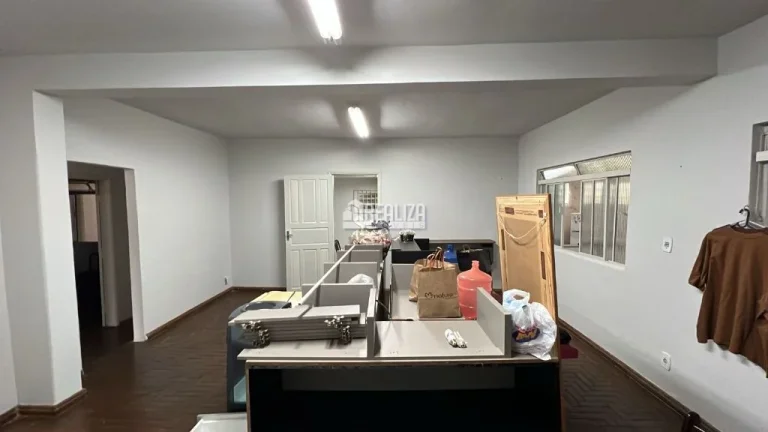 Imagem Casa de 5 dormitórios à venda no bairro Mercês, Uberaba