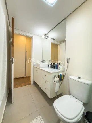 Imagem Apartamento à venda no miolo do Cambuí, em uma das ruas mais tranquilas e valorizadas do bairro. C...